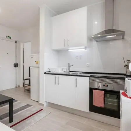 Beautiful 1 Bedroom Near Benfica Appartamento Lisbona